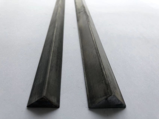 Membro di Chamfer Q235 Carbon Structural Steel Triangle Shape Bar per il calcestruzzo prefissato