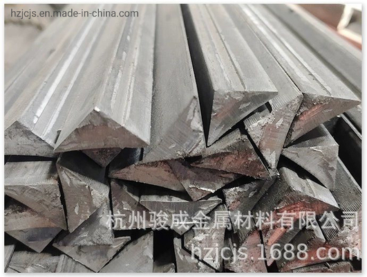 Membro di Chamfer Q235 Carbon Structural Steel Triangle Shape Bar per il calcestruzzo prefissato