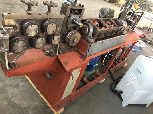 Macchina automatica di raddrizzamento e taglio di acciaio a rivestimento di 5-12 mm